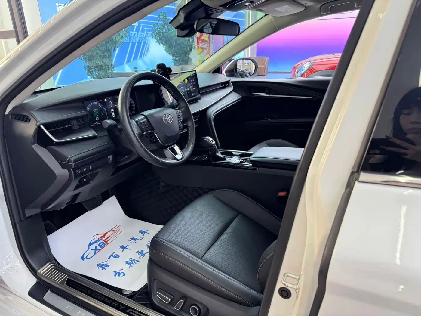 Toyota Camry 2024 Hybrid 2.0HG Premium Edition фото 4