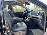 Фото 9 - Toyota Highlander