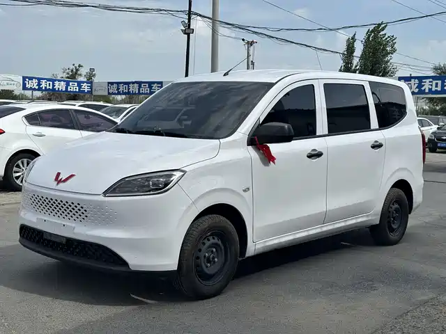 Wuling Hongguang Последовательный гибрид, 50KM, Стандарт