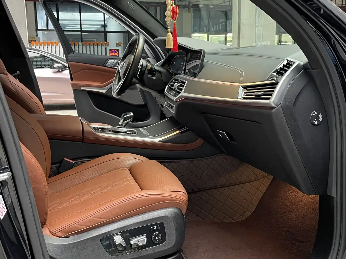 BMW X7 2022 xDrive40i Exclusive M Sport Package фото 10