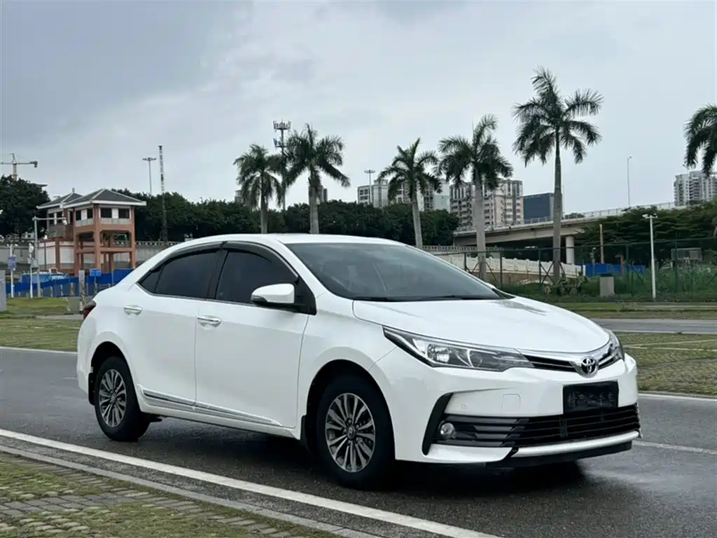 Toyota Corolla 2017 Facelift 1.2T S-CVT GL-i фото 24