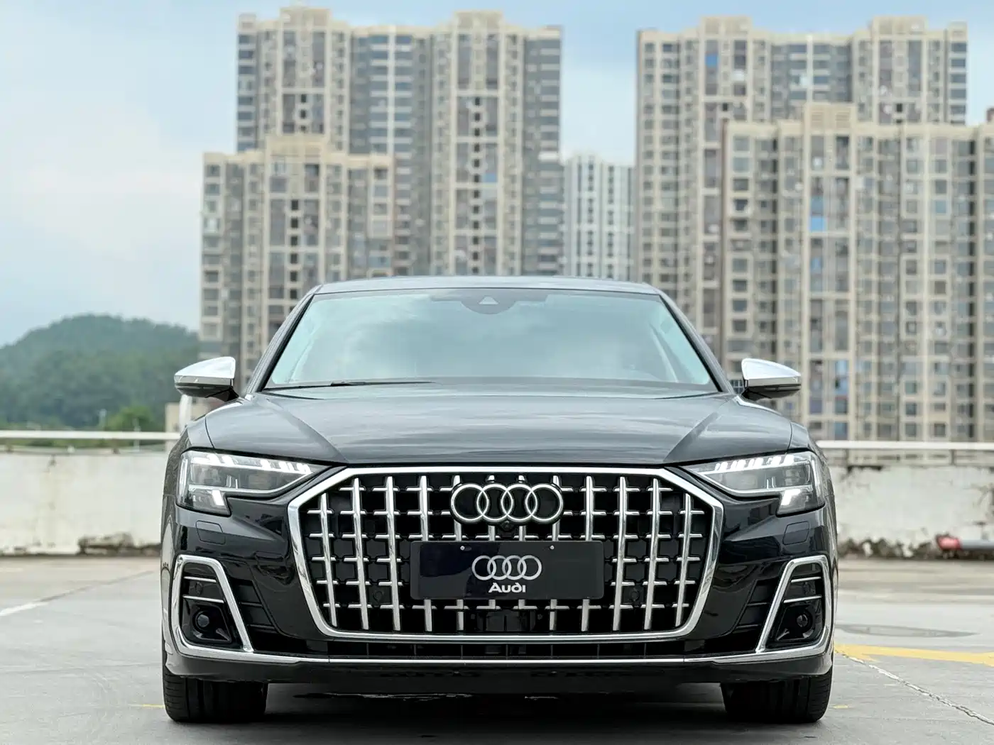 Фото 2 - Audi A8