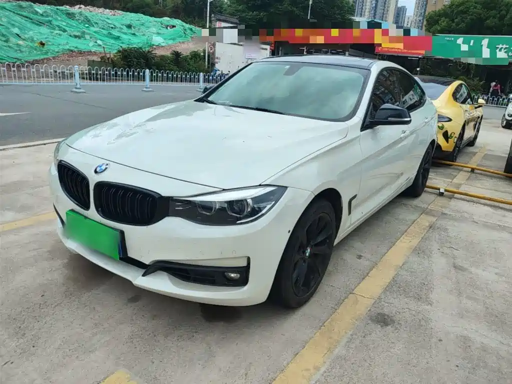 BMW 3 Series GT 2019 320i Fashion Model