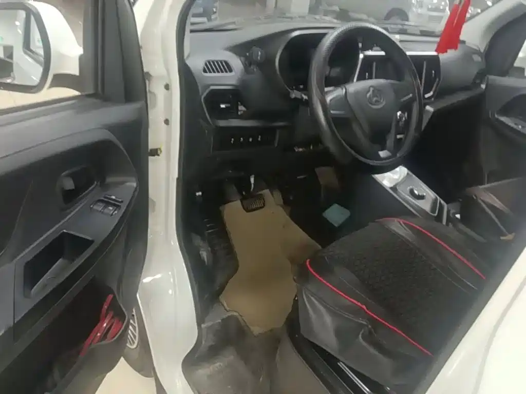 Changan Kaicheng Changan Ruixing EM80 2026 2025 Passenger Version Comfort 6-seater 300km Dual Swing Doors