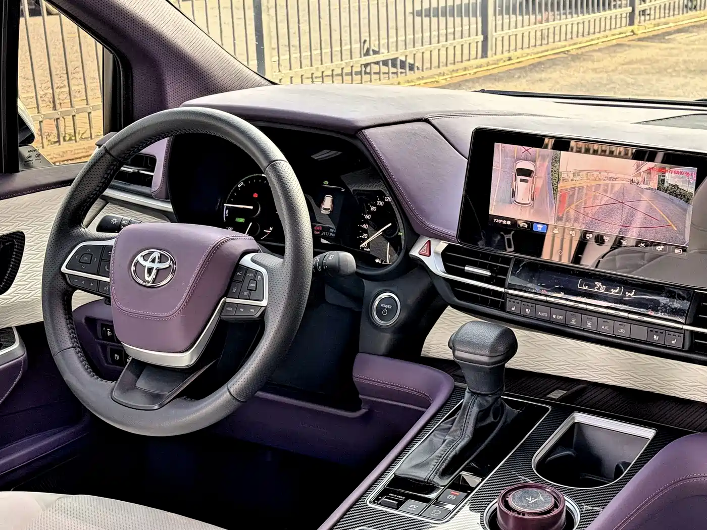 Toyota Sienna 2024 2.5L Hybrid Comfort Edition фото 10