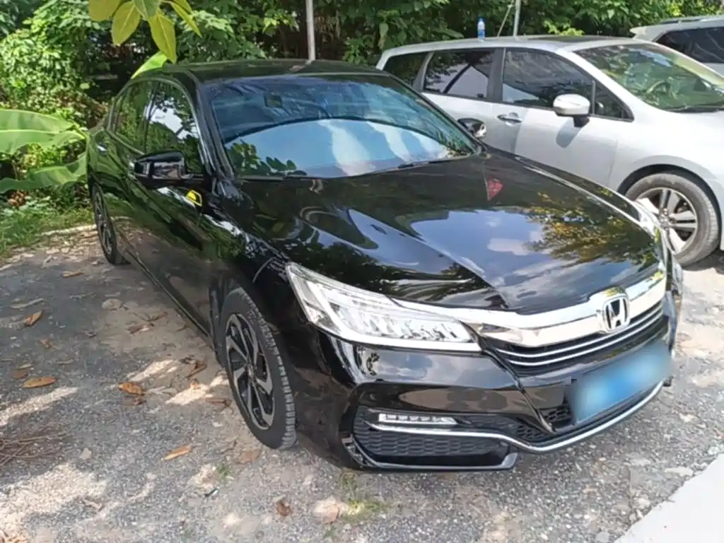 Фото 4 - Honda Accord