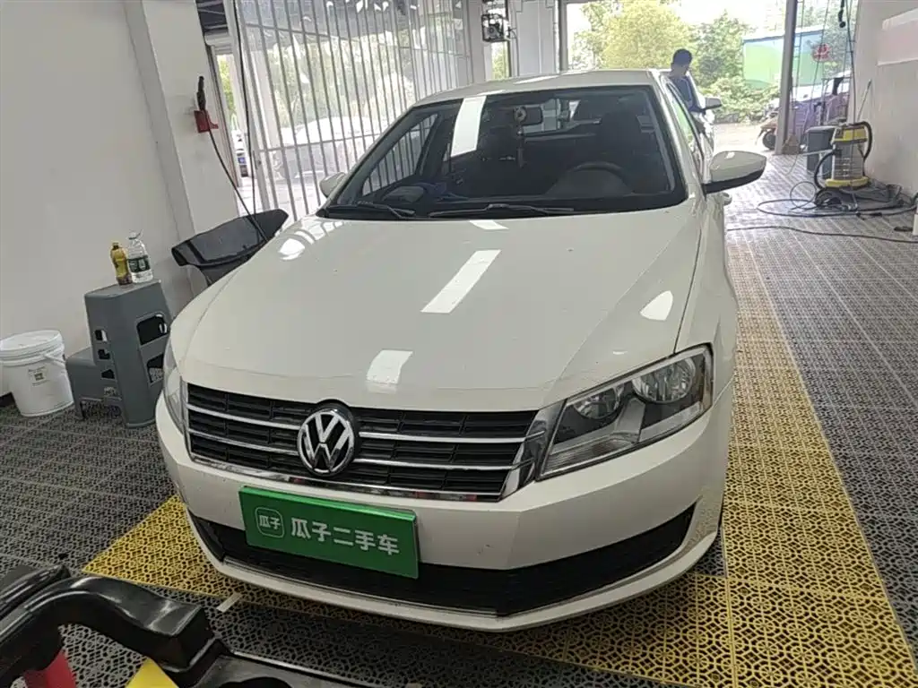 Volkswagen Lavida 2015 1.6L Automatic Trend Edition фото 3