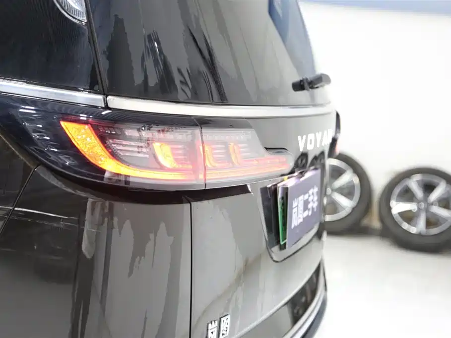 Voyah Auto Voyah Dreamer 2025 PHEV 4WD Kunpeng Premium Edition фото 28