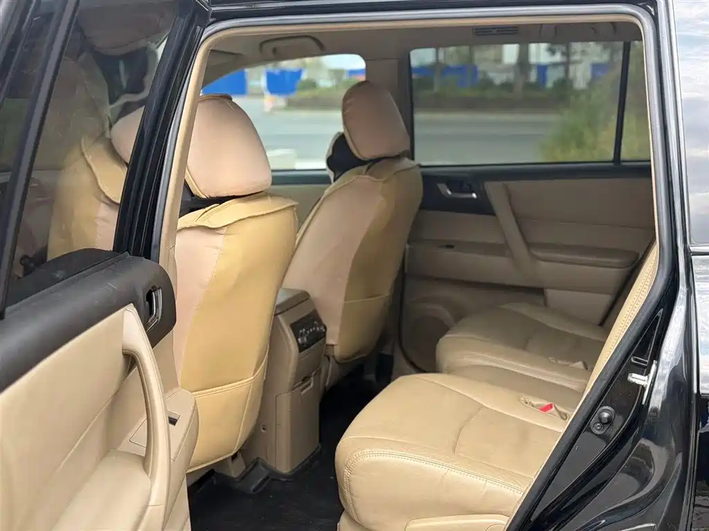 Toyota Highlander 2012 2.7L 2WD 7-Seat Elite фото 7