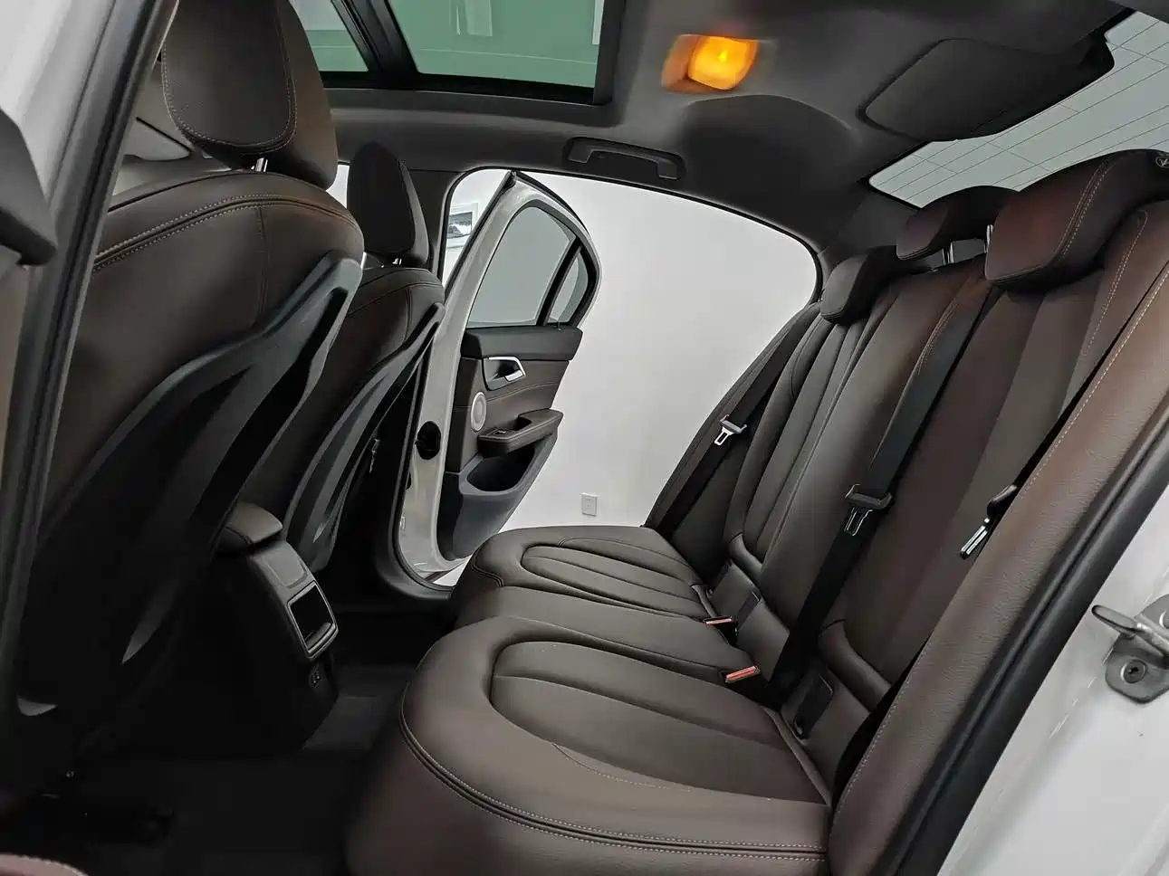 BMW 1 Series 2021 Facelift 120i M Sport Shadow Edition фото 6
