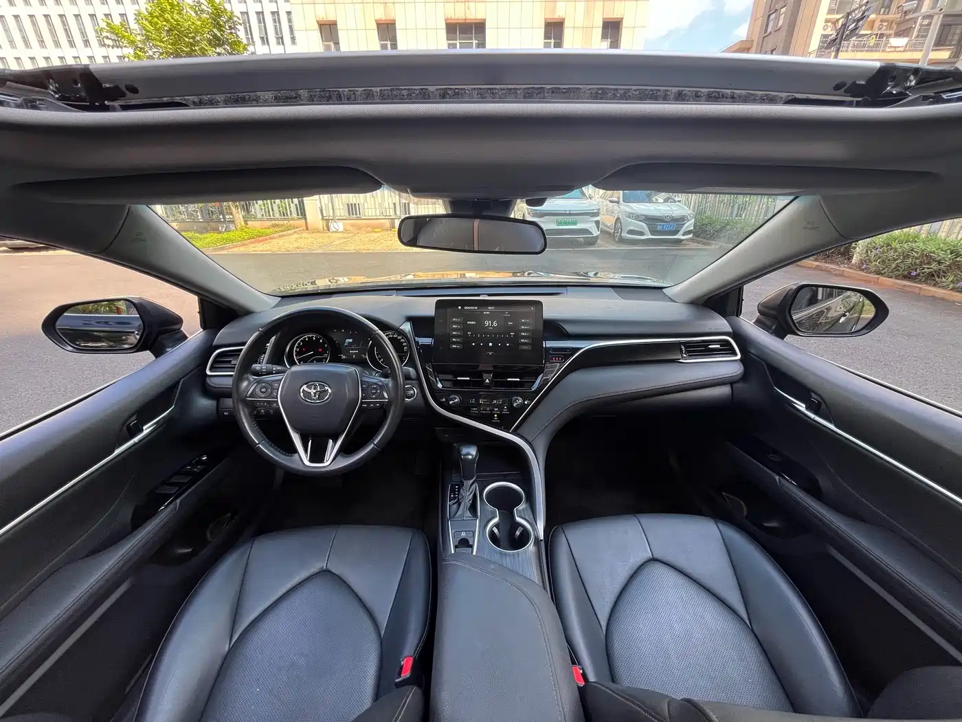 Toyota Camry 2023 2.0G Luxury Edition фото 5