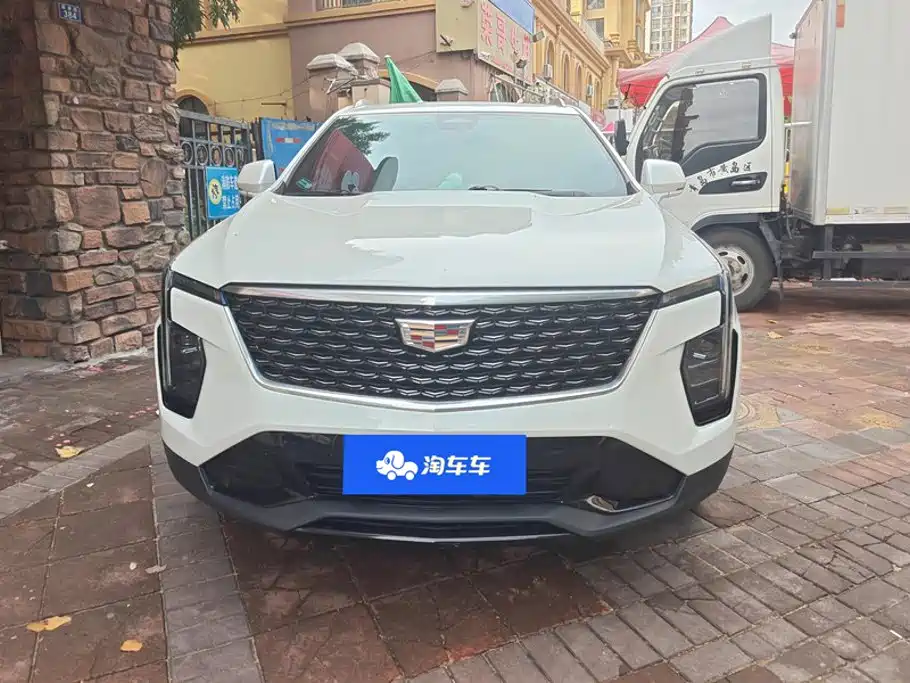 Photo 2 - Cadillac XT4