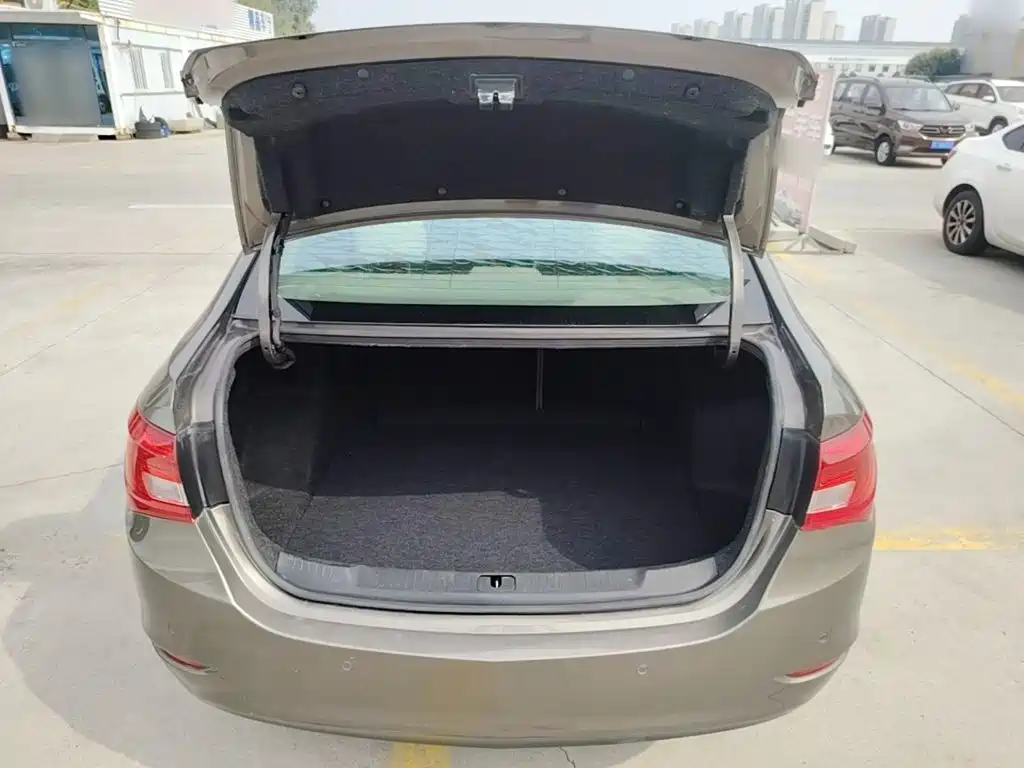 Фото 19 - Buick Excelle