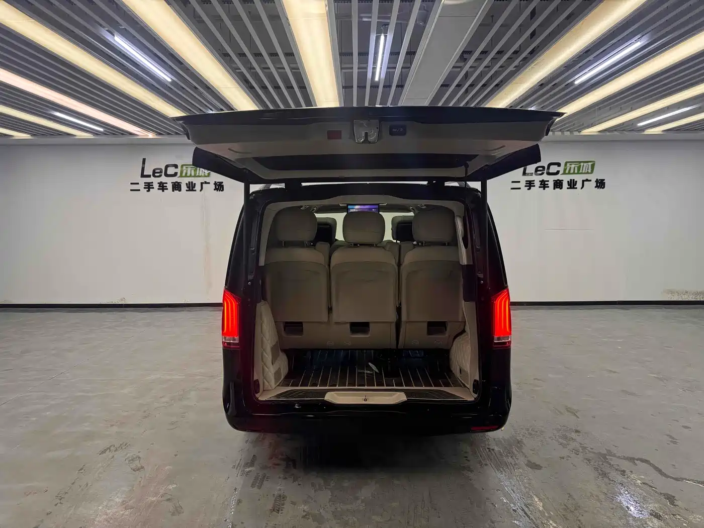 Mercedes-Benz V-Class 2018 V 260 Navigator Edition China VI фото 8