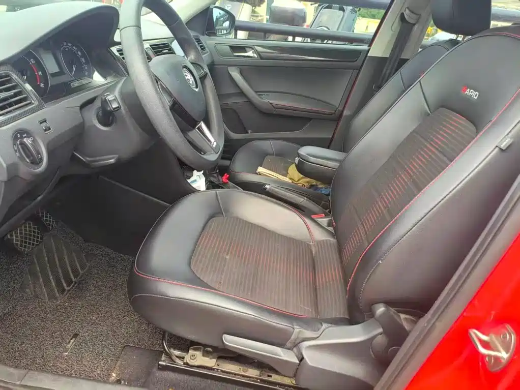 Photo 3 - Škoda Skoda Rapid Spaceback