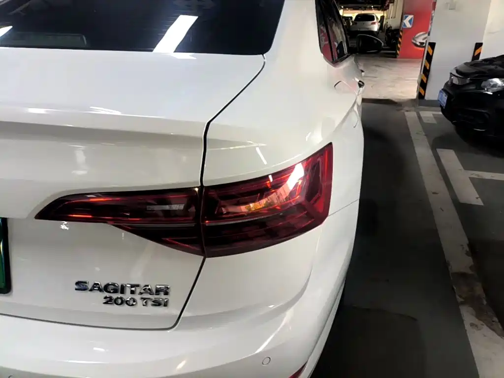Фото 8 - Volkswagen Sagitar
