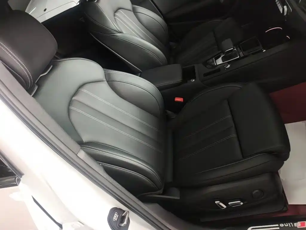 Audi A4L 2025 2024 40 TFSI Luxury Dynamic