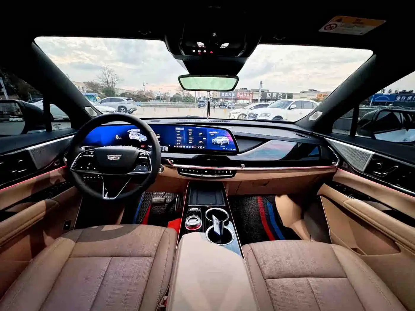 Фото 4 - Cadillac XT5