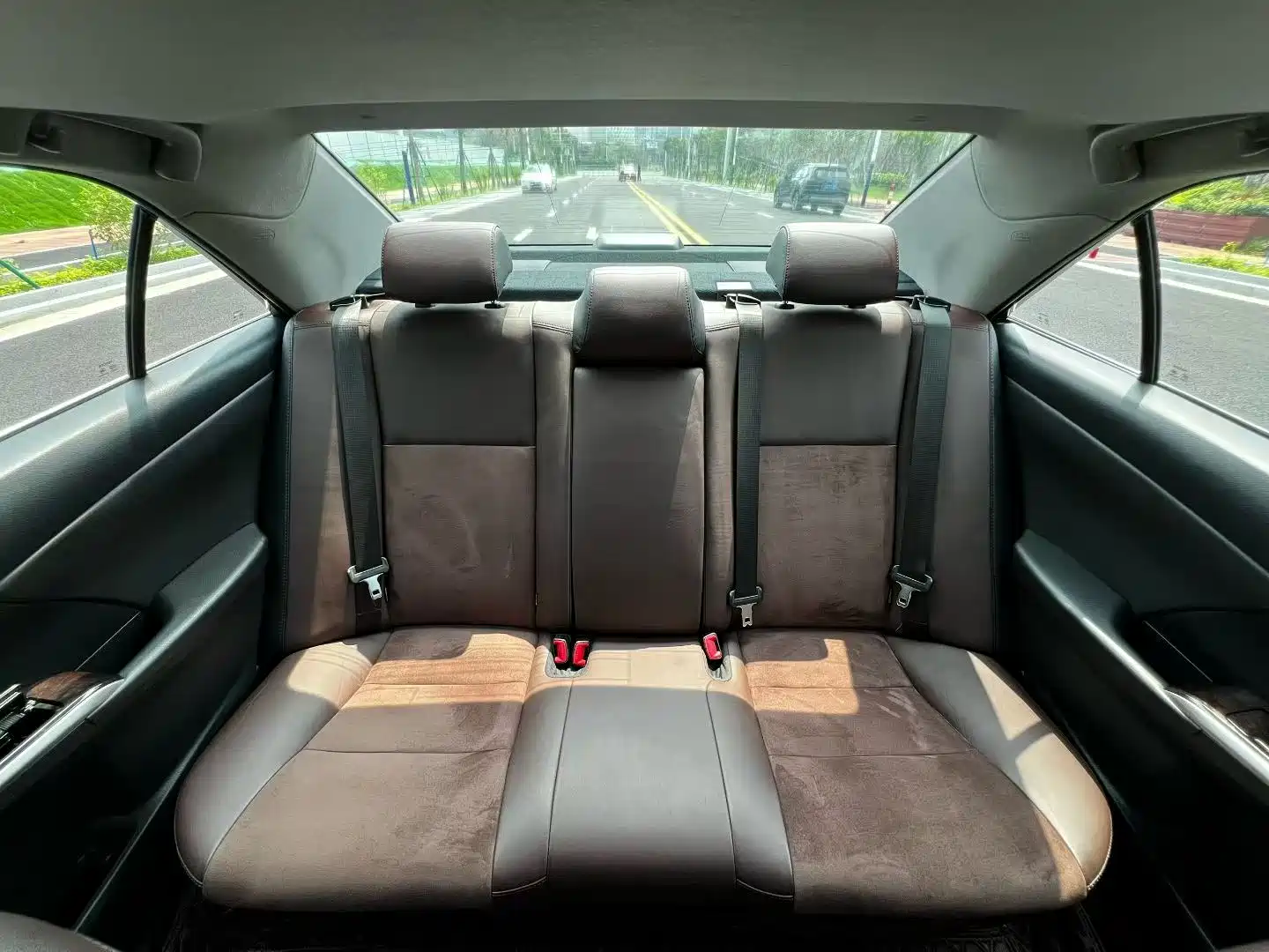 Фото 6 - Toyota Camry