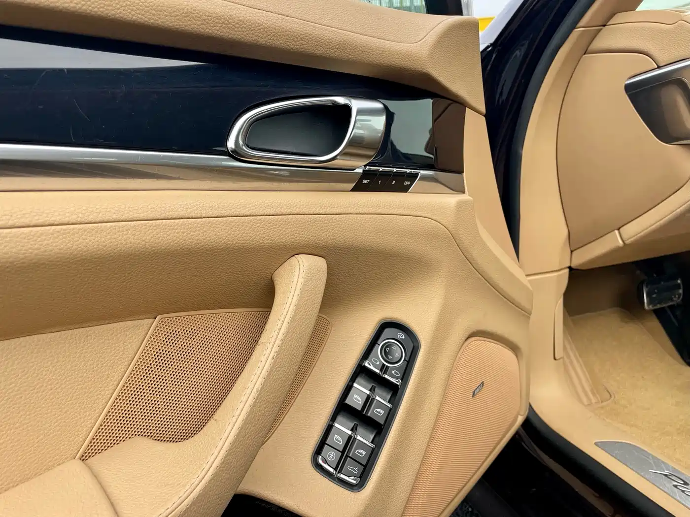 Porsche Panamera 2010 Panamera 3.6L фото 8