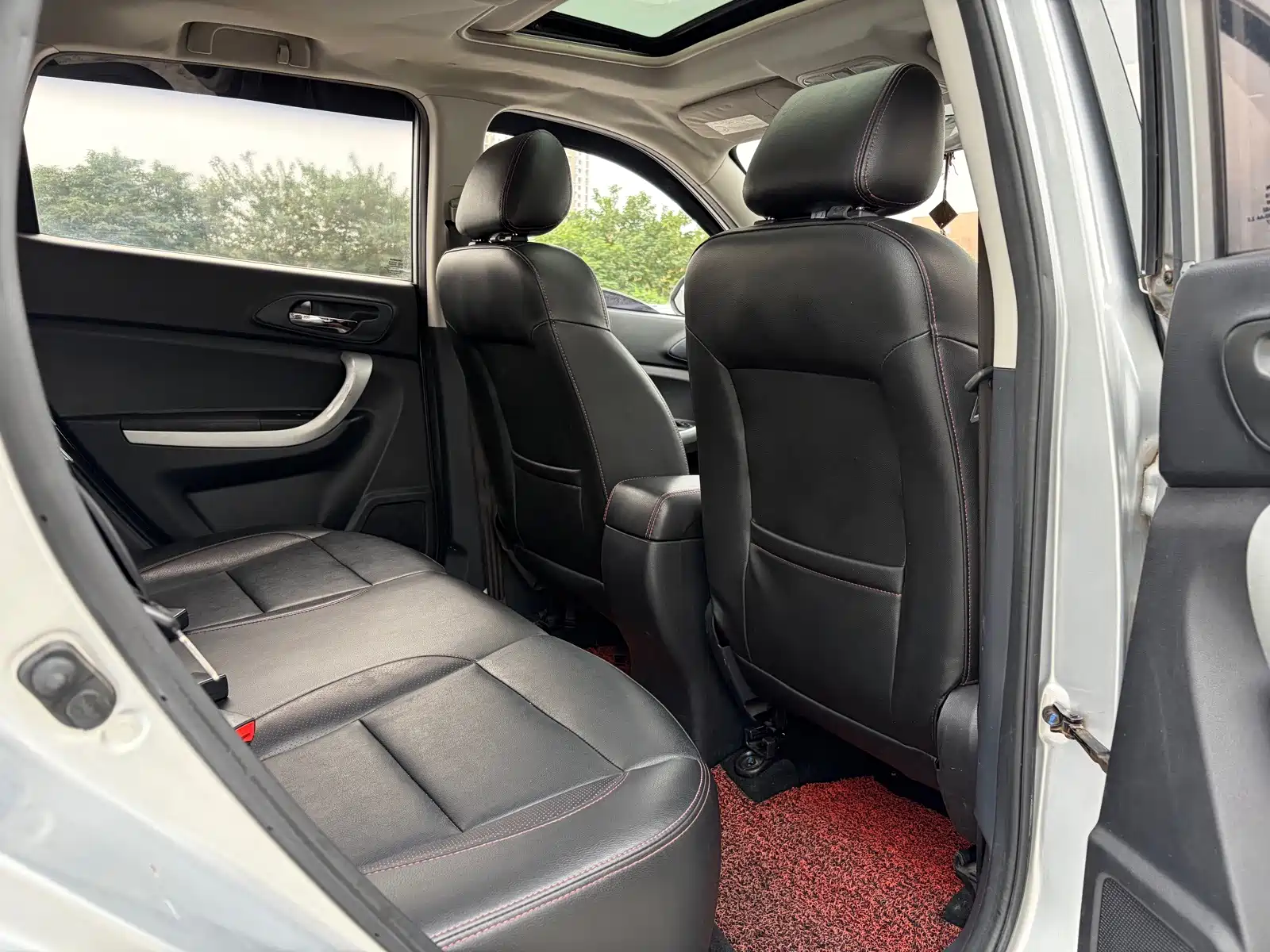 Фото 9 - Changan CS35