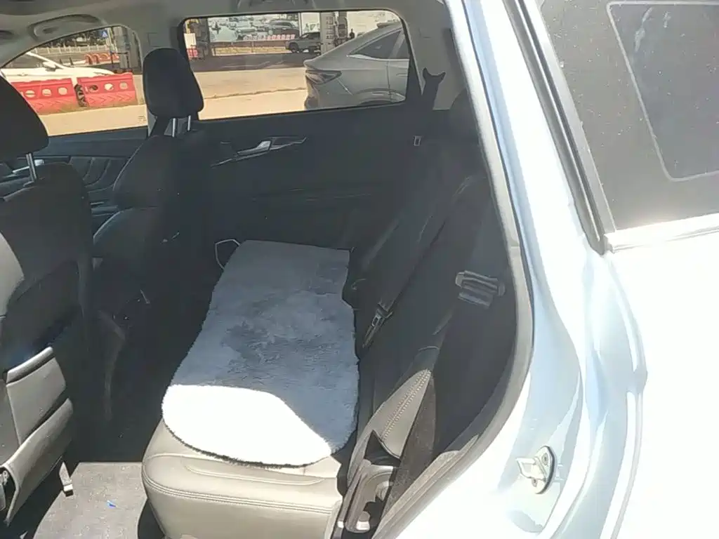 Sinotruk VGV VGV U70 2021 2020 1.5T Auto Smart Elite 5-seater