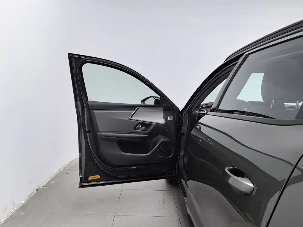 Фото 8 - Citroën Versailles C5 X
