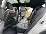 Photo 5 - Cadillac XT4