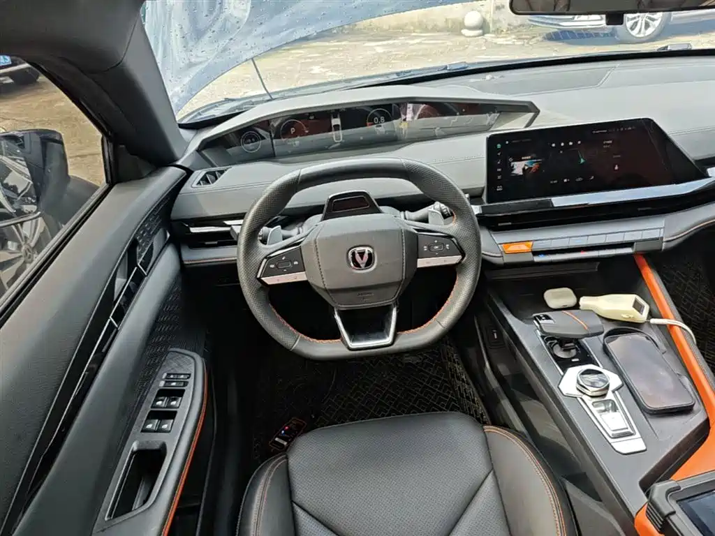 CHANGAN UNI-V