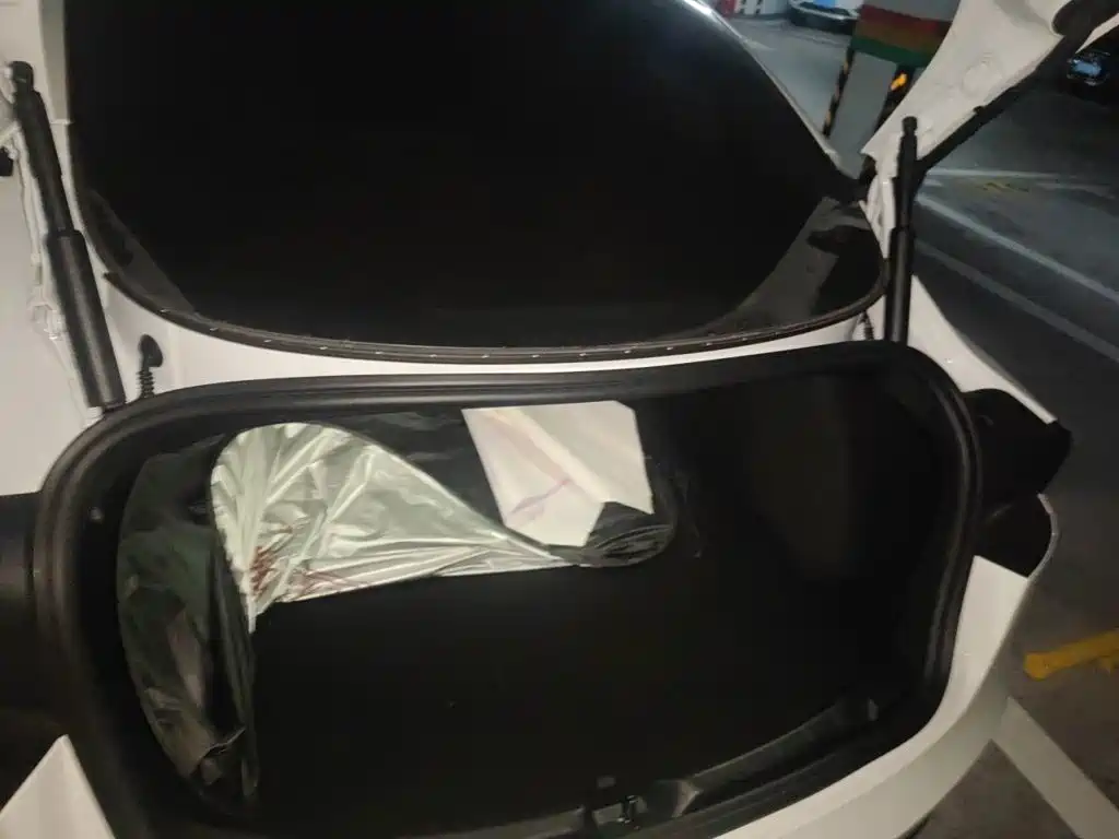 Фото 20 - Tesla Model 3