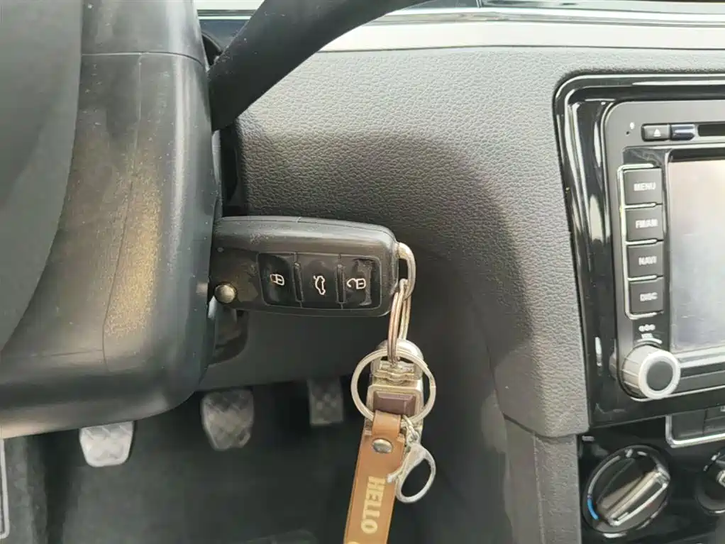 Volkswagen Bora 2014 1.6L Manual Comfort Edition фото 9