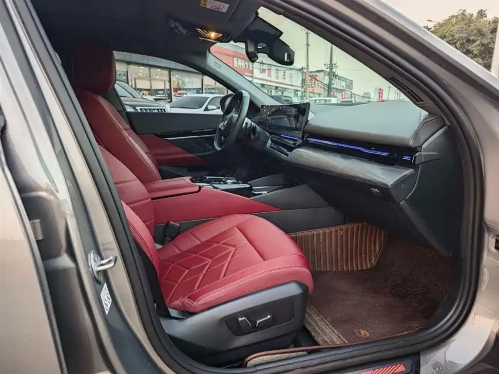 BMW 5 Series 2024 525Li Luxury Package фото 8