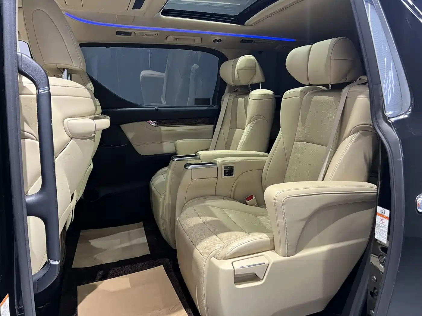 Toyota Alphard 2018 Facelift 3.5L Luxury Edition фото 7