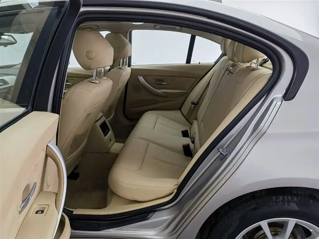 BMW 3 Series 2013 316i Progressive фото 15