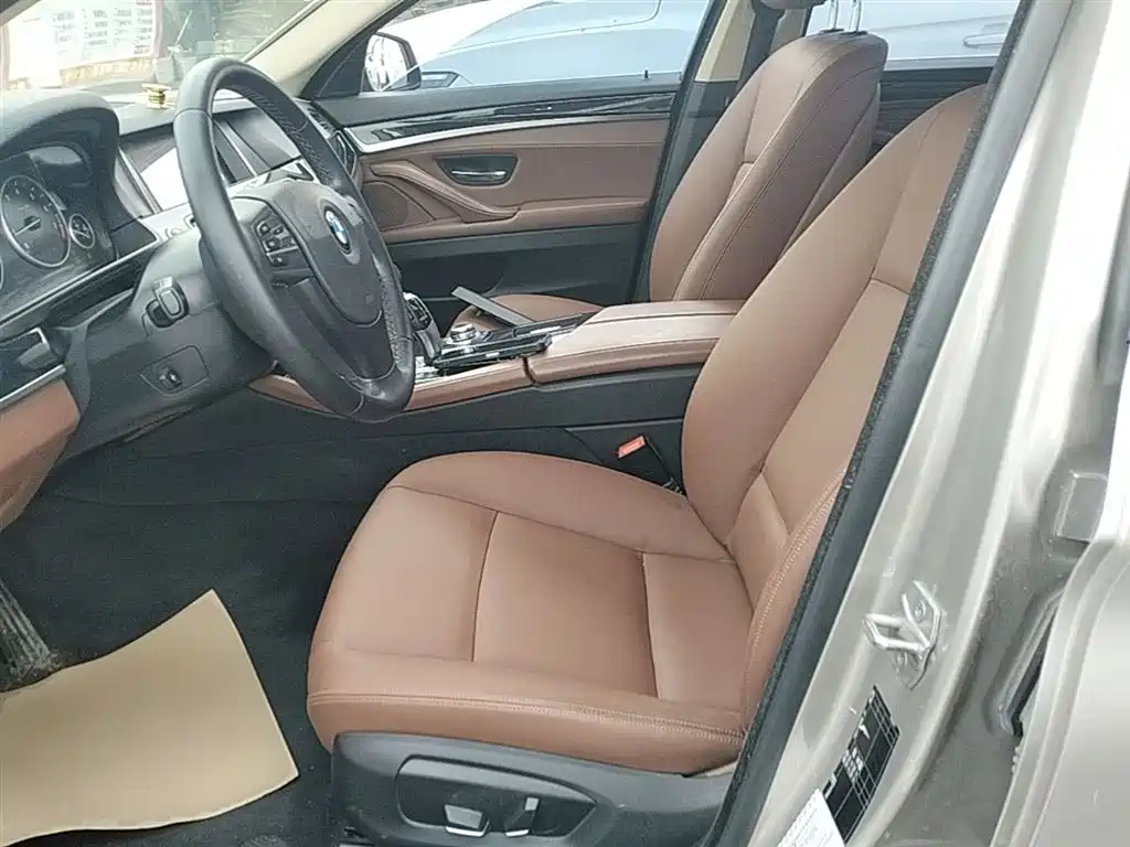 BMW 5 Series 2014 520Li Elegance фото 15