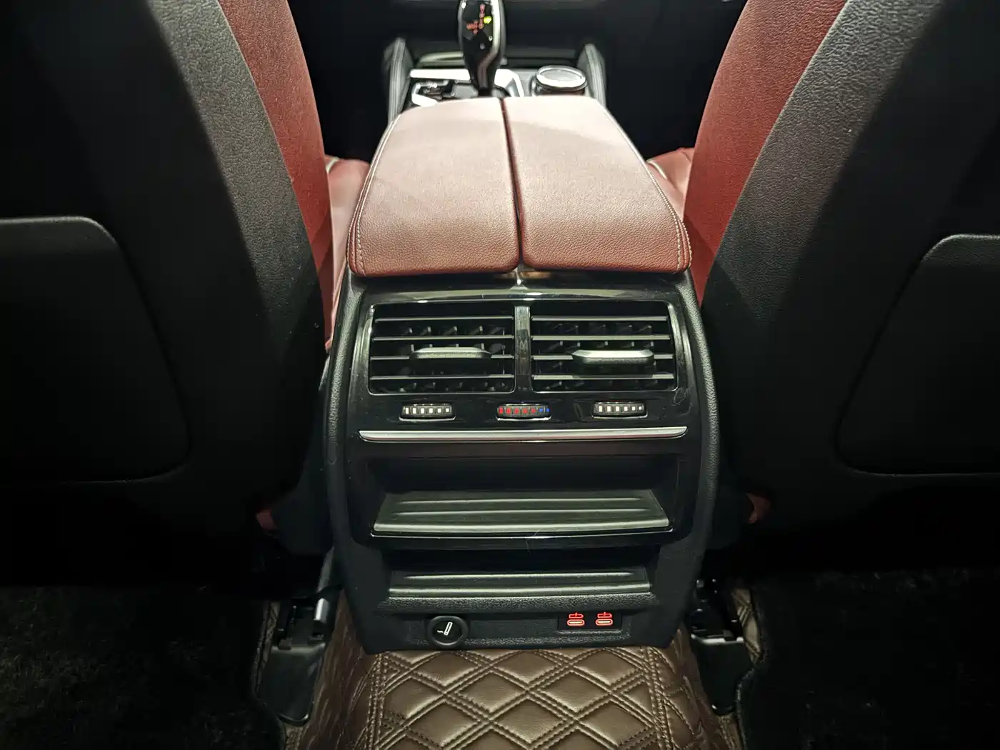 BMW 5 Series 2023 530Li Leading M Sport Package фото 19