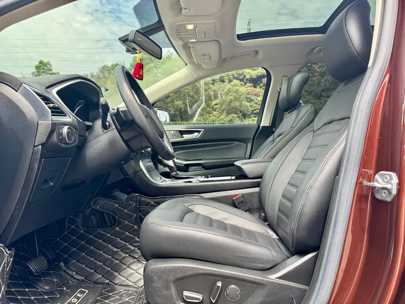 Фото 7 - Ford Edge
