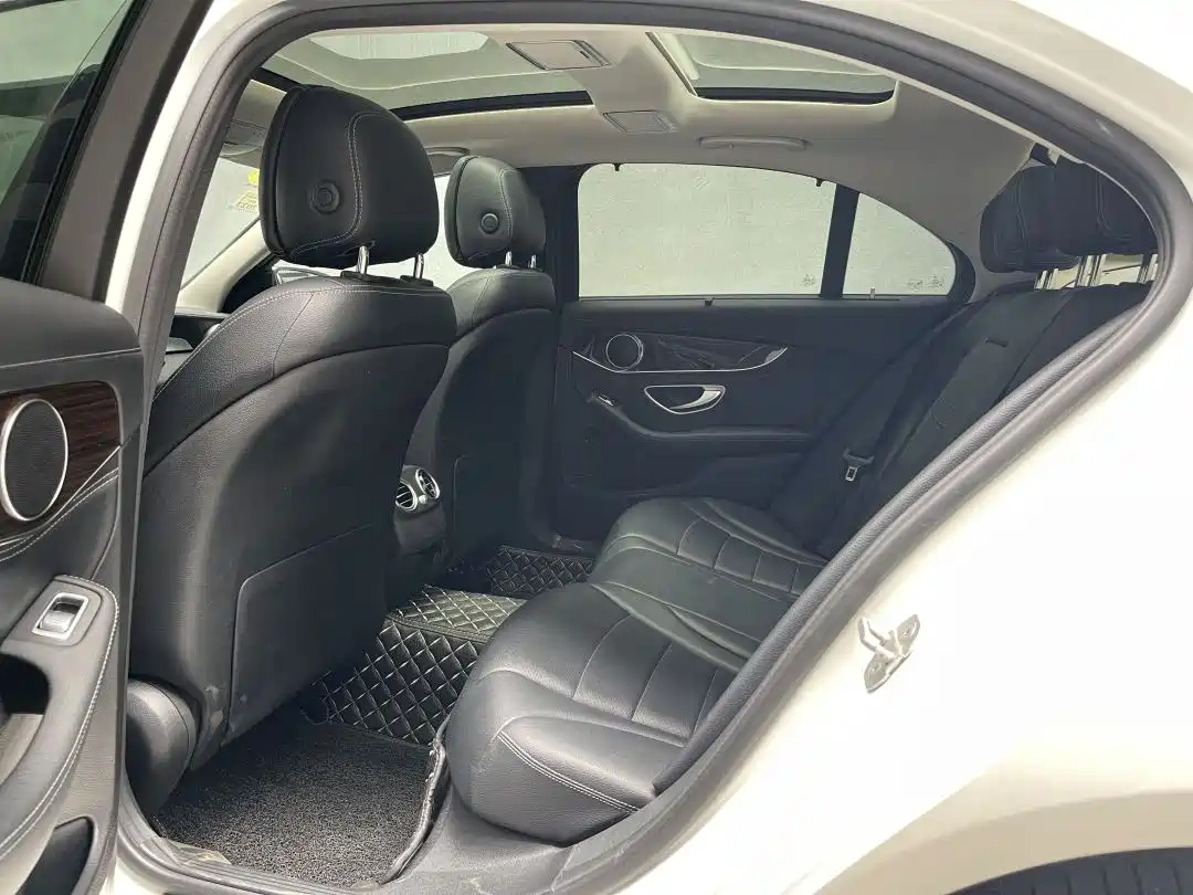 Фото 4 - Mercedes-Benz C-Class