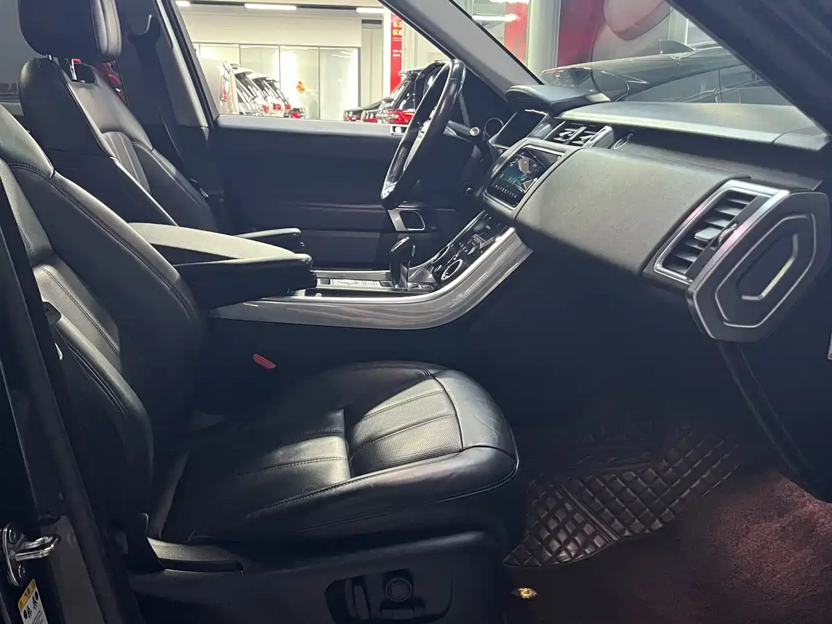 Land Rover Range Rover Sport 2019 3.0 SC V6 Special Edition фото 12