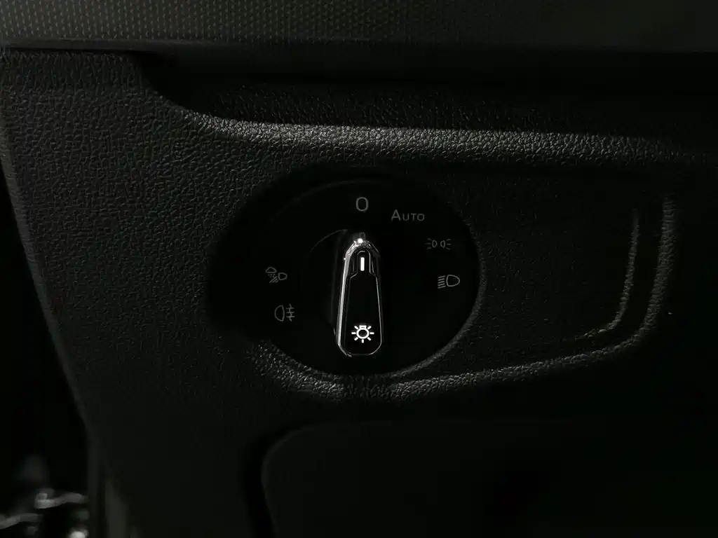 Фото 21 - Volkswagen Passat