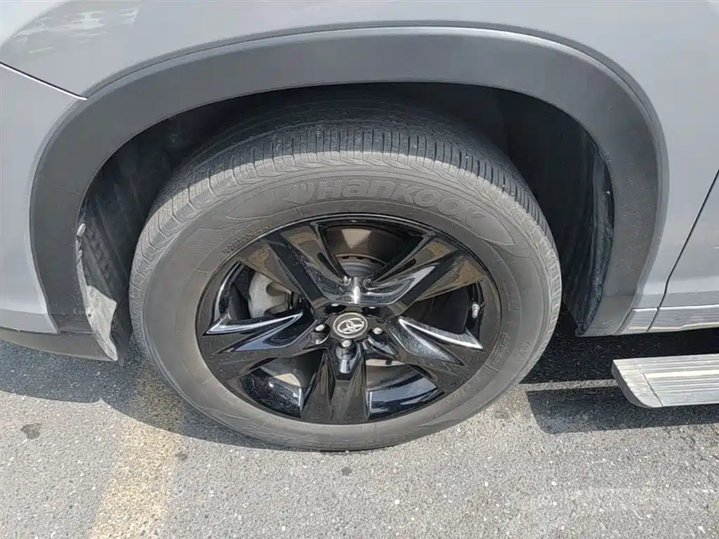 Toyota Highlander 2021 2.0T FWD Luxury 7-Seater фото 23