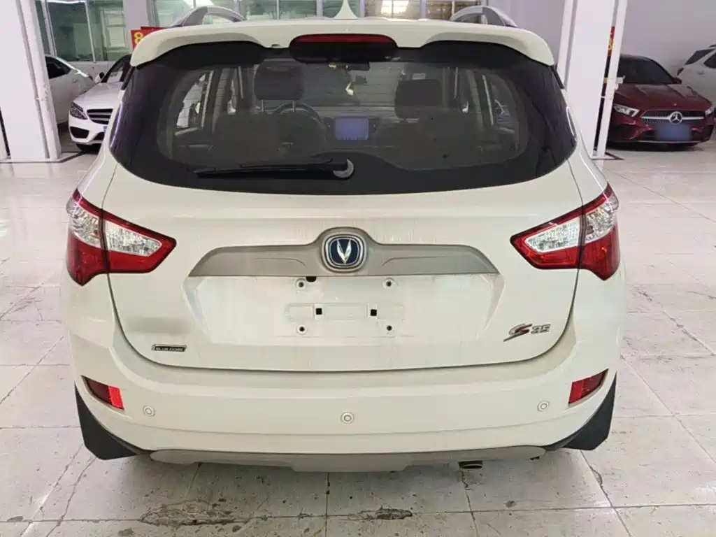 Фото 6 - Changan CS35