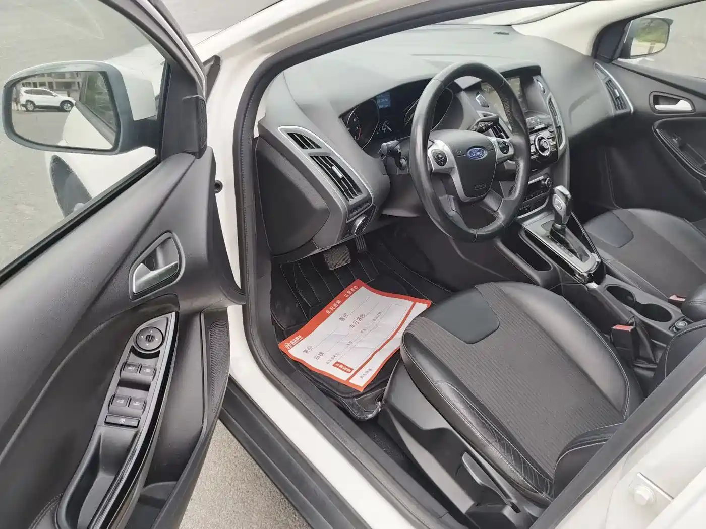 Фото 4 - Ford Focus