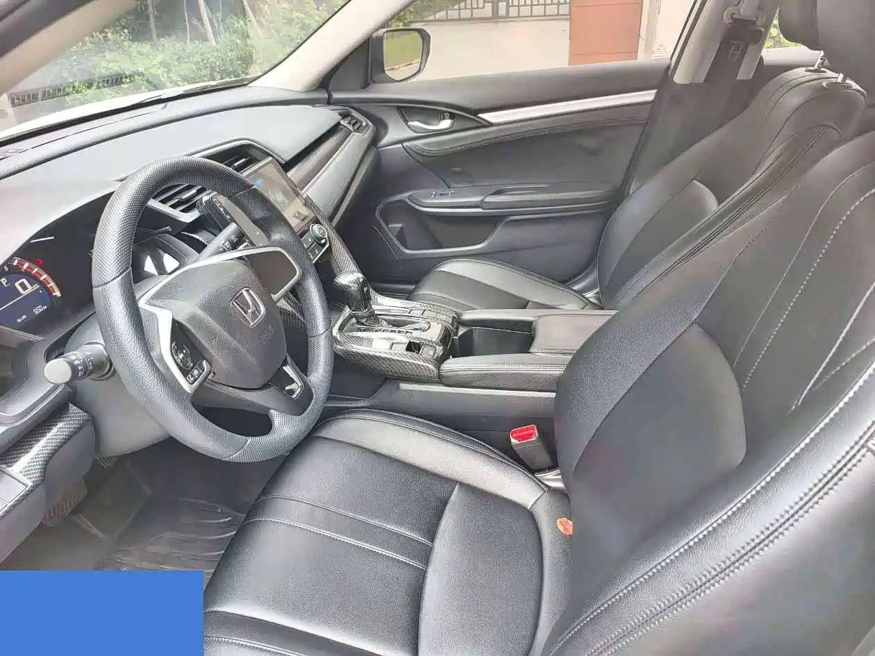 Фото 4 - Honda Civic