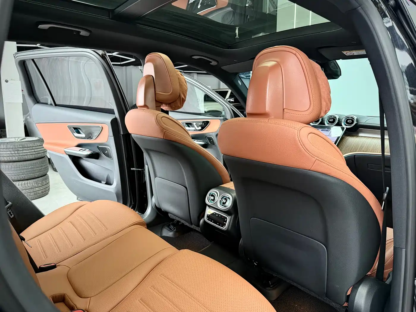 Mercedes-Benz GLC 2024 GLC 300 L 4MATIC Luxury 5-seater фото 14