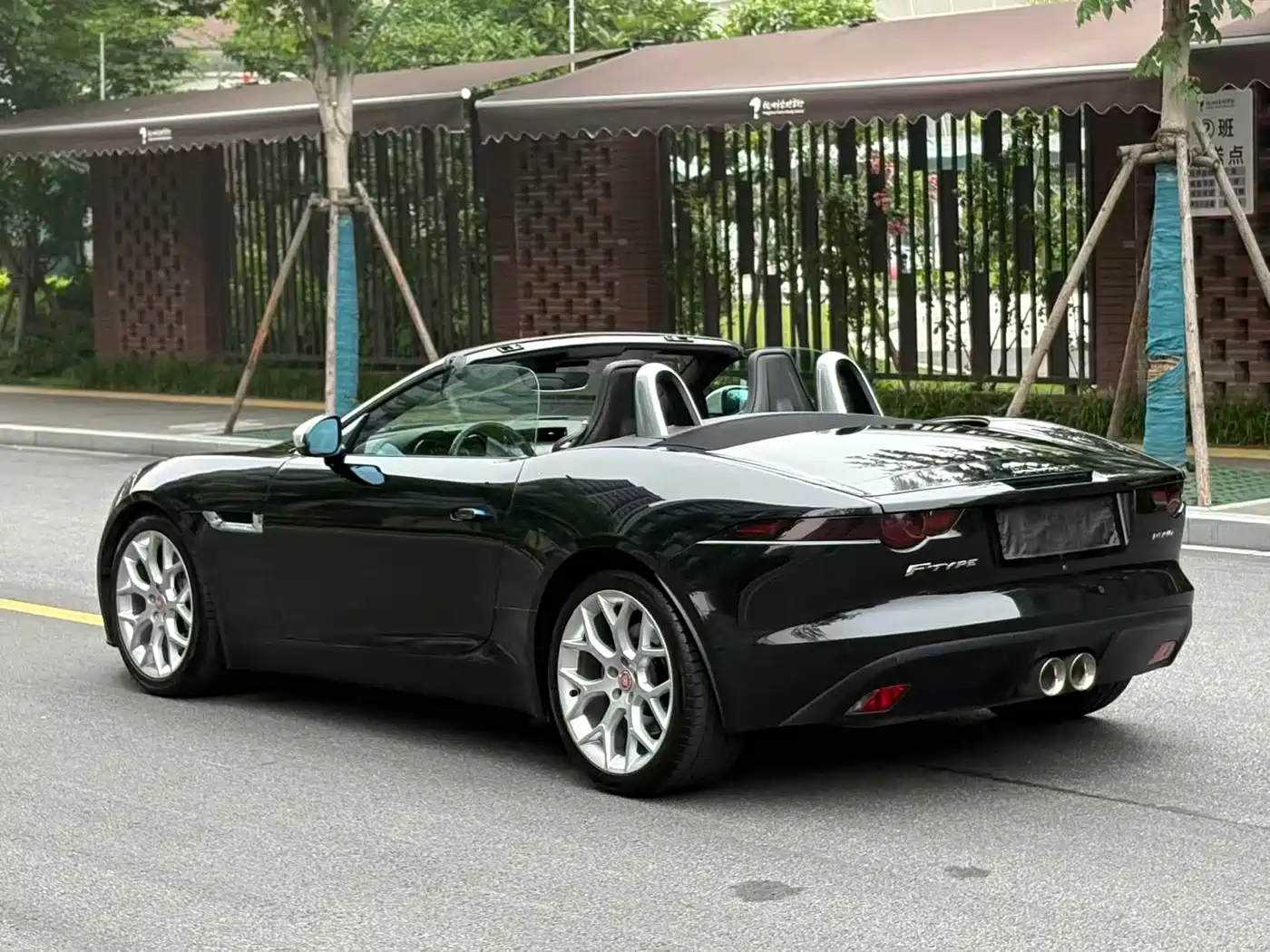 Jaguar F-TYPE 2019 3.0 SC Convertible фото 20