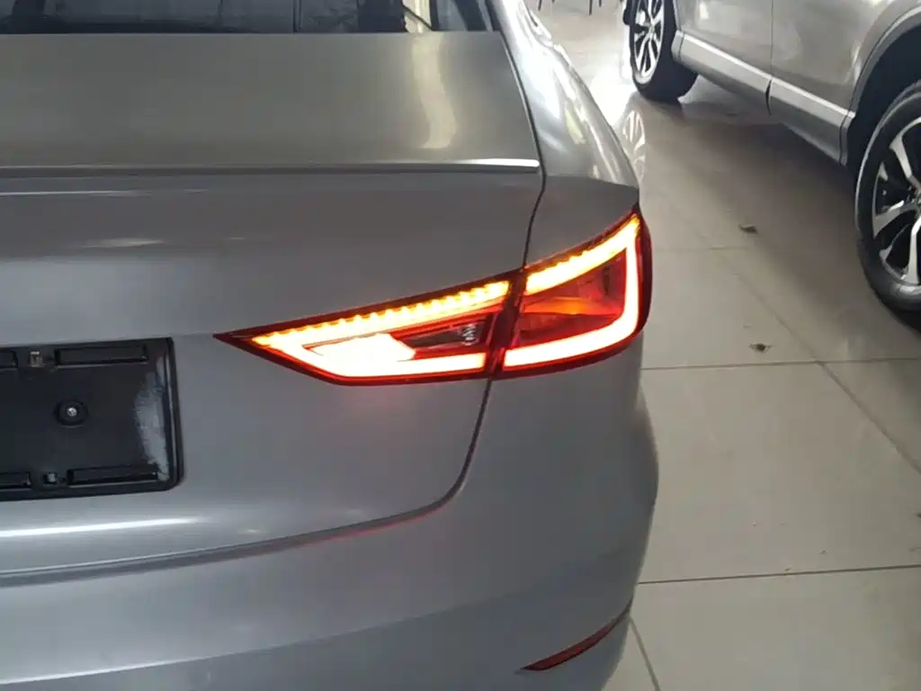 Photo 8 - Audi S3