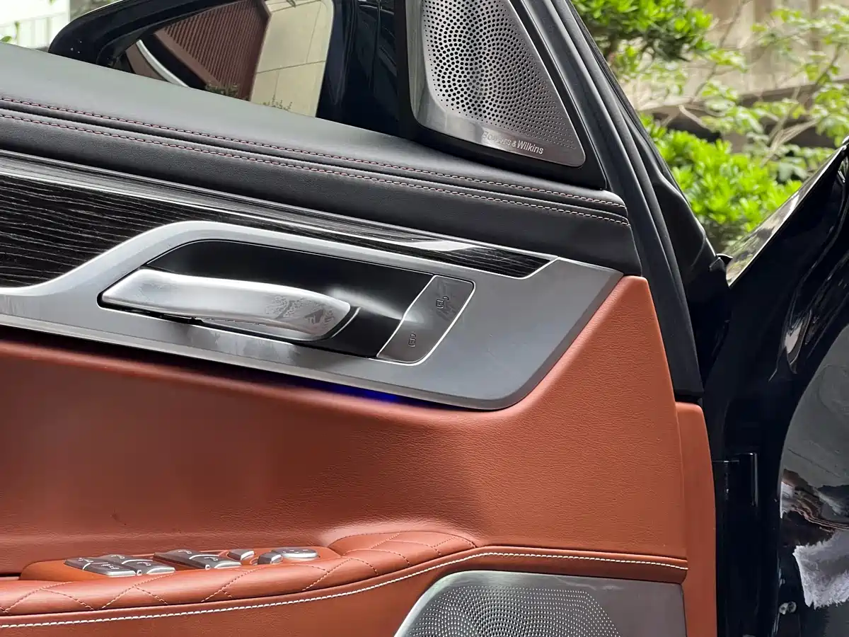 Photo 5 - BMW 7 Series