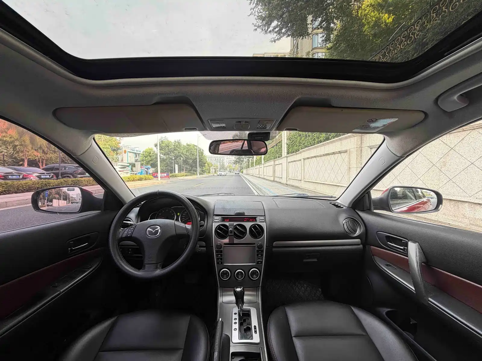 Photo 8 - Mazda 6