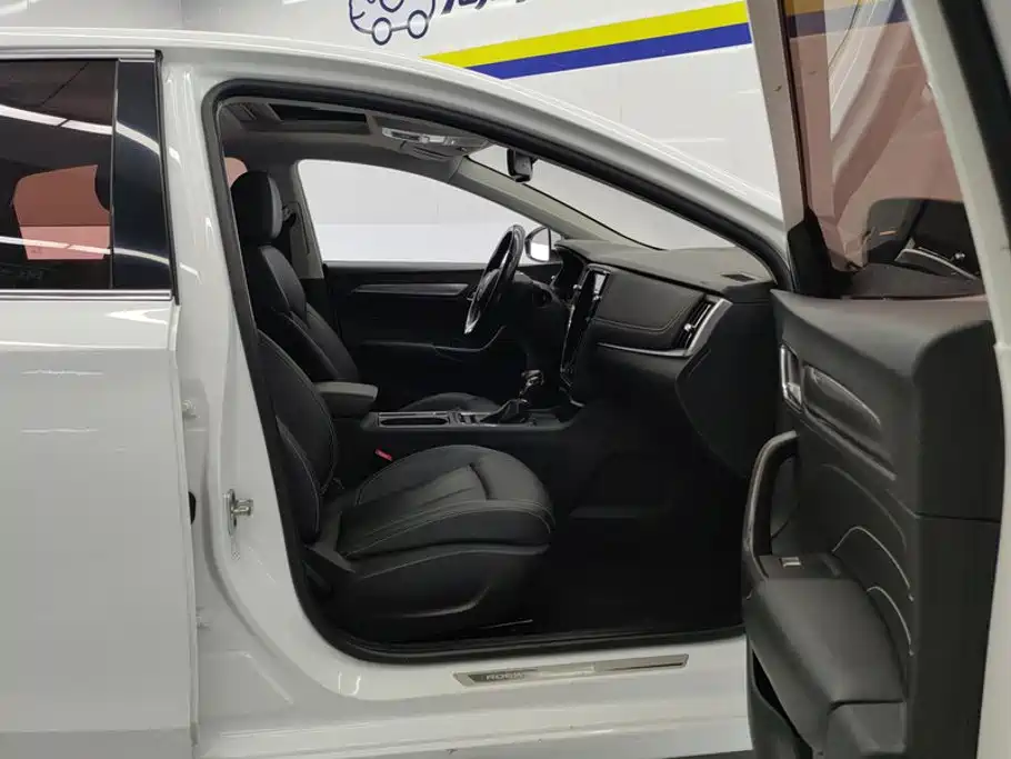 Roewe i6 2017 2017 20T Auto Internet Smart Premium Edition